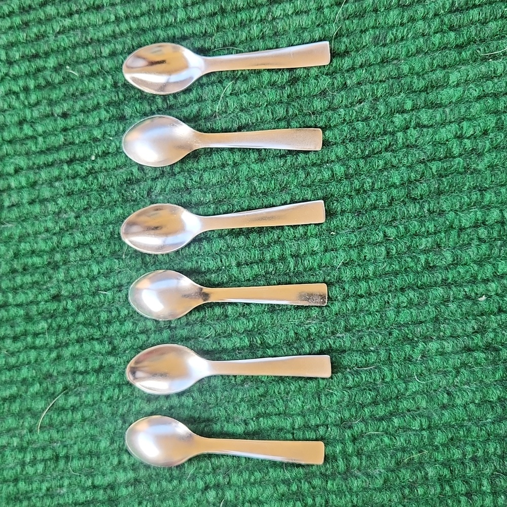6 set of Tea Spoons NWOT